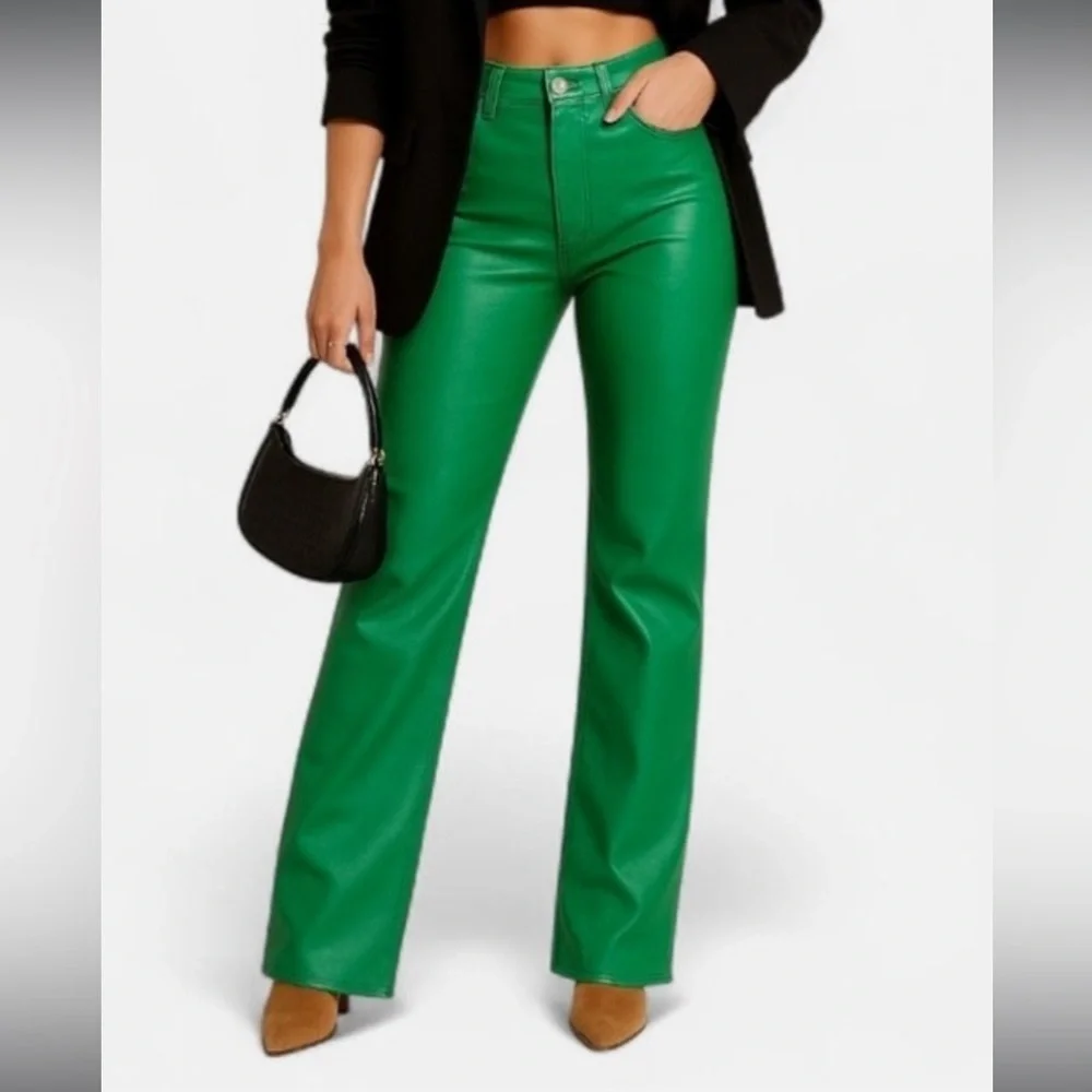 GOOD AMERICAN “Icon Fit” faux leather pants in Kelly green!